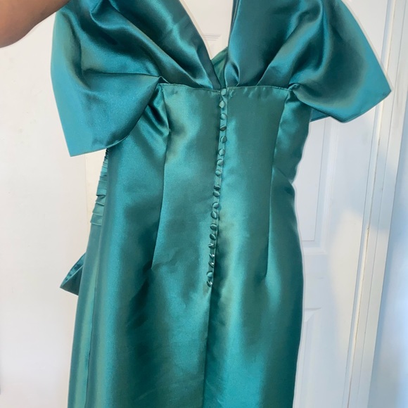 Mother of the bride/ groom formal dress .Cameron Blake Mon Cheri. - Picture 6 of 8